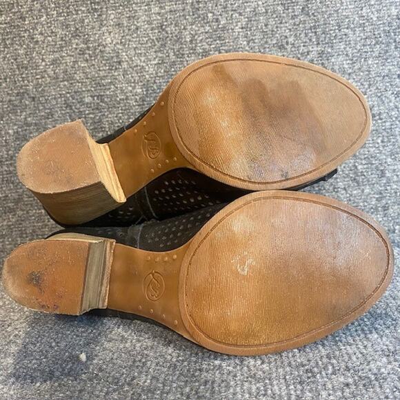 Lucky Brand Larise Bootie Womens 9 Black Suede Perforated Slip On Block Heel - Picture 6 of 10